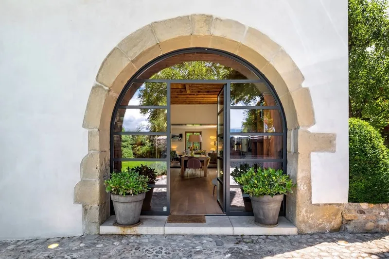 Maison / Villa 14 pièces à Plan-les-Ouates