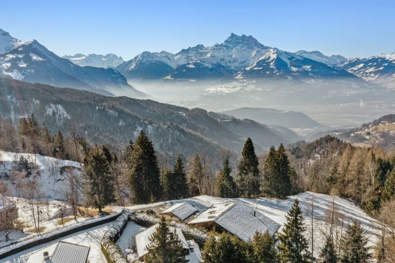 Maison / Villa 8 pièces à Ollon — 8