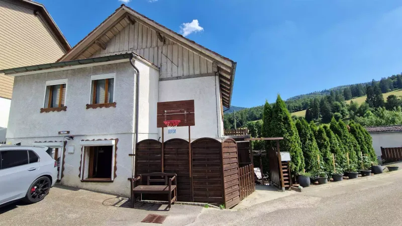 House / Villa 7.5 rooms in Perrefitte