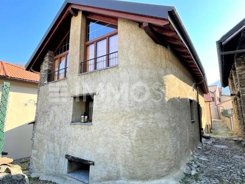 Maison / Villa 10 pièces à Vira — 2