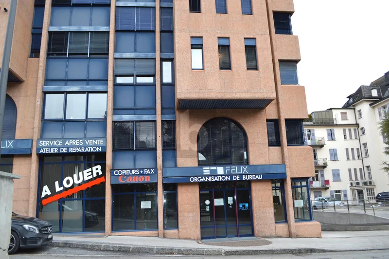 Commercial 8 rooms in Sierre