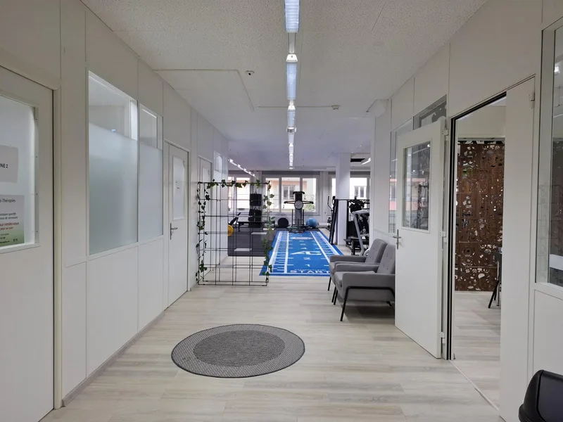 Commercial 10 rooms in La Chaux-de-Fonds — photo 3