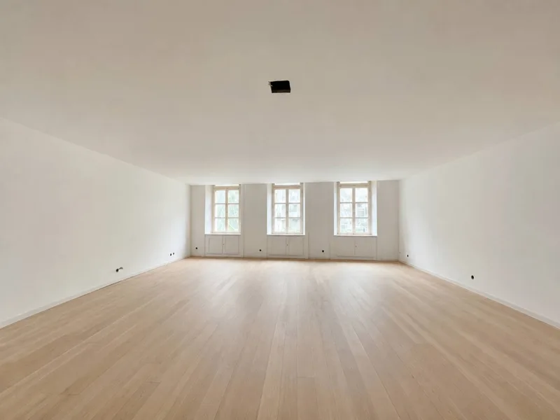 Gewerbe in Centre — photo 3