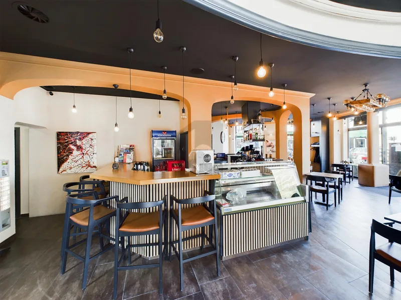 Commercial in St. Johann-Quartier — 4