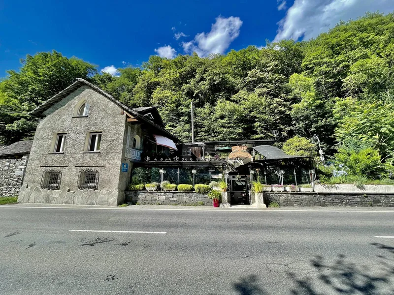 Commercial 8 rooms in Ronchini-Gebiet — 5