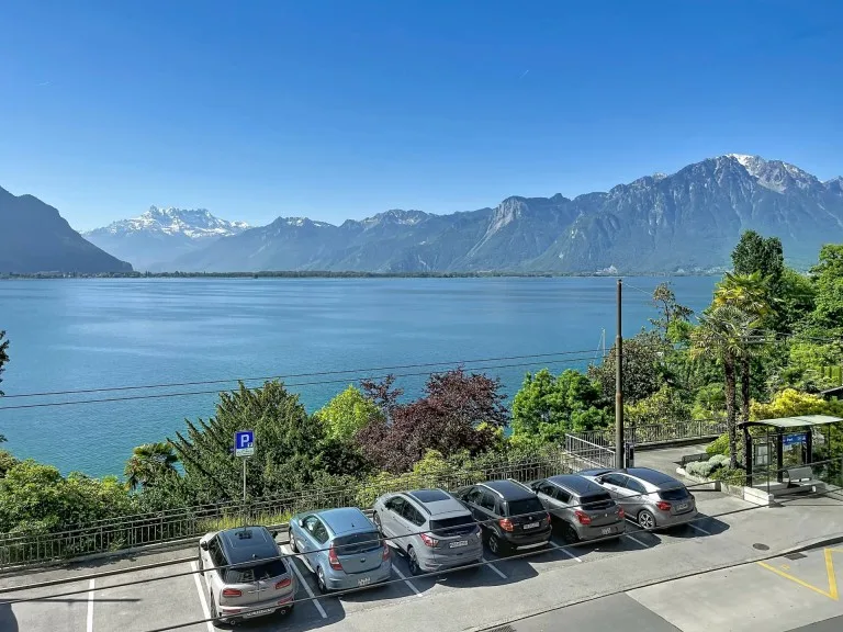 Gewerbe in Montreux — photo 2
