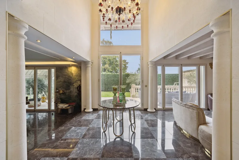 Maison / Villa 11 pièces à Cologny