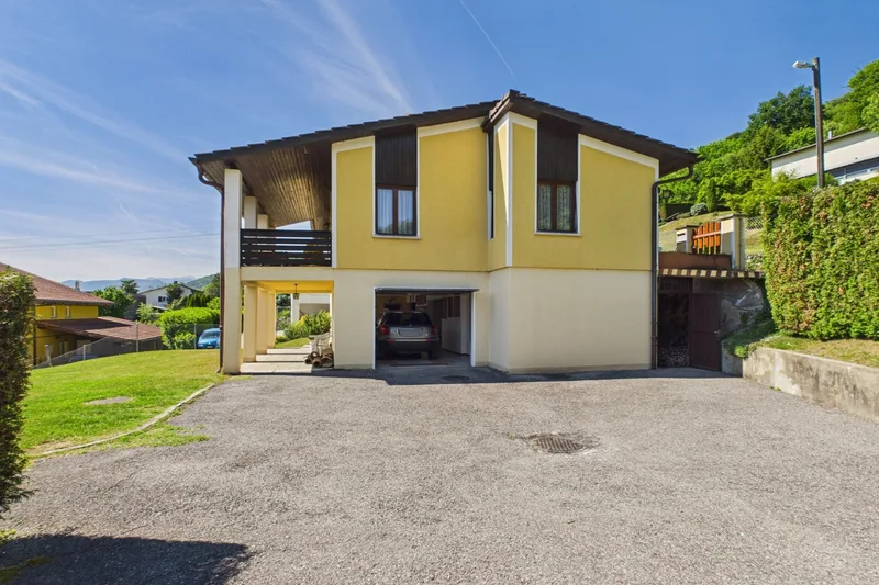 House / Villa 4.5 rooms in Tresa — 35