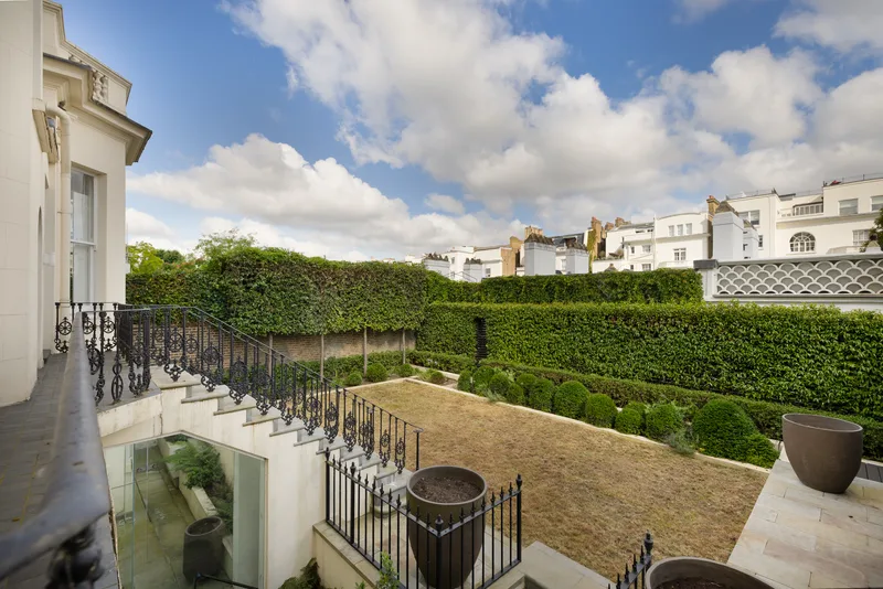 House / Villa 9 rooms in Holland Park — 9