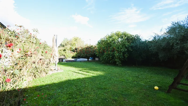 Maison / Villa 8 pièces à Vésenaz — 2