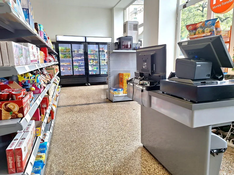 Commercial 2.5 rooms in Genève