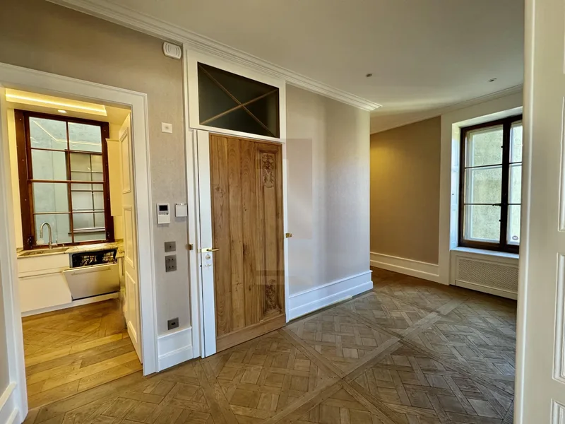 Apartment 6 rooms in Vieille Ville — 2