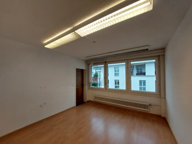 Gewerbe 4 Zimmer in Schwyz — photo 4