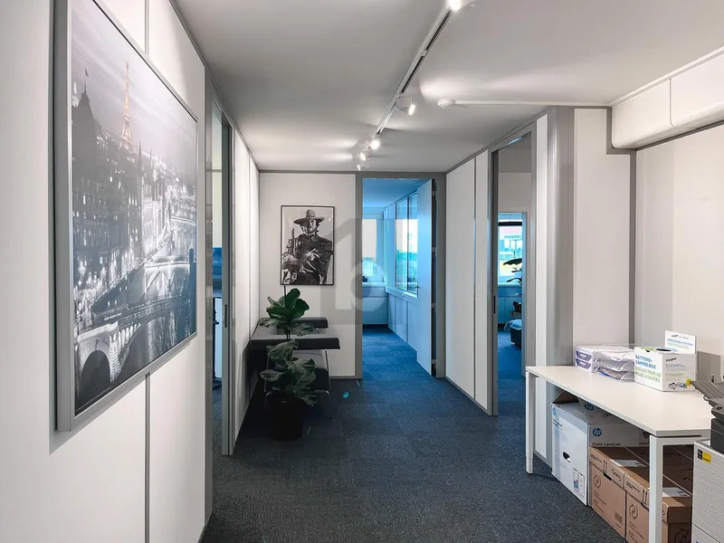Commercial 6 rooms in Bussigny — 3