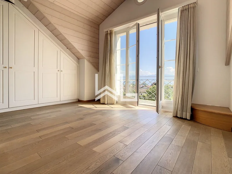 House / Villa 12 rooms in Mont-sur-Rolle — photo 8