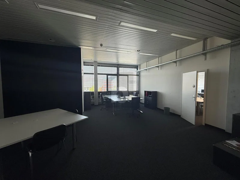 Commercial 4 rooms in Industriegebiet — 3