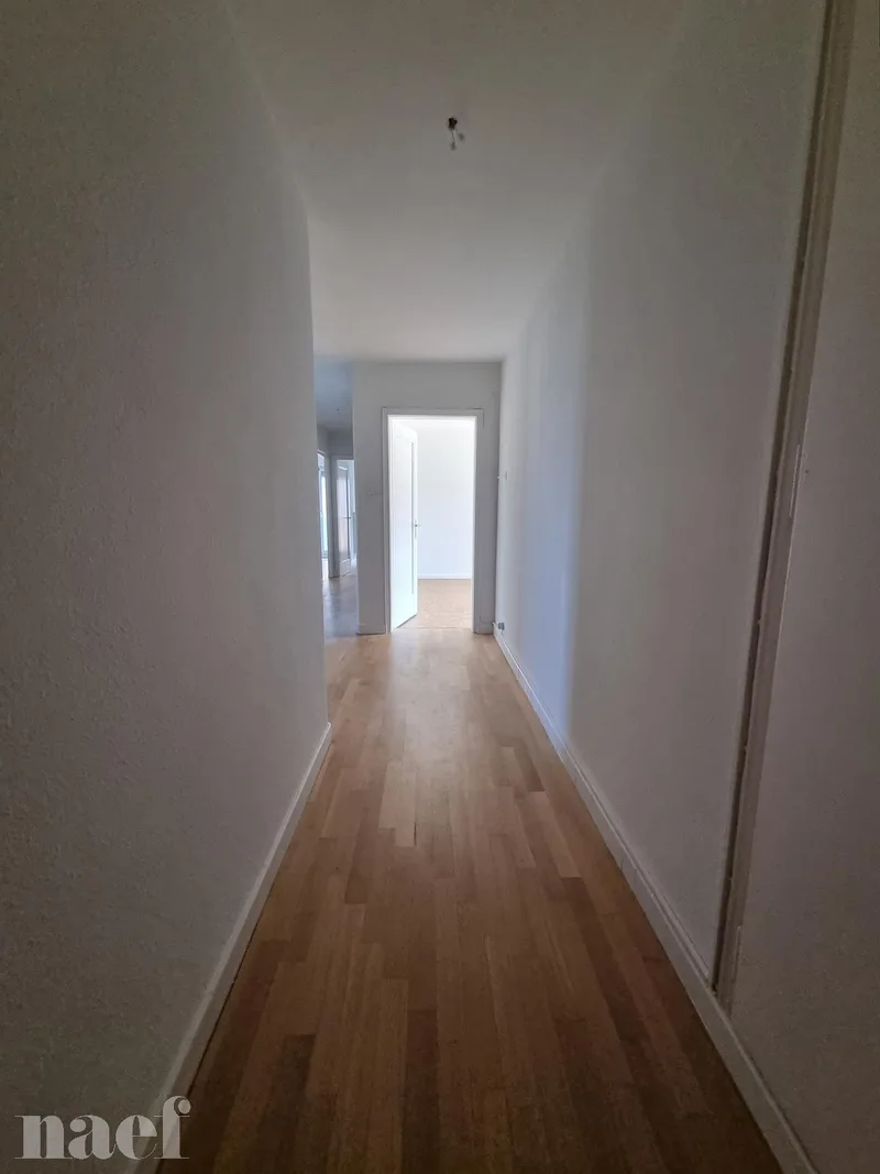 Apartment 4 rooms in La Chaux-de-Fonds — photo 8