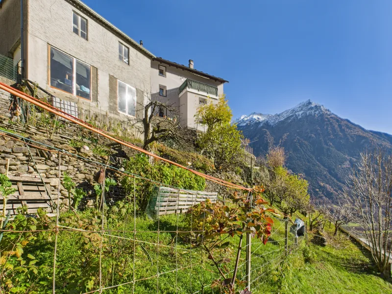House / Villa 6.5 rooms in Marolta