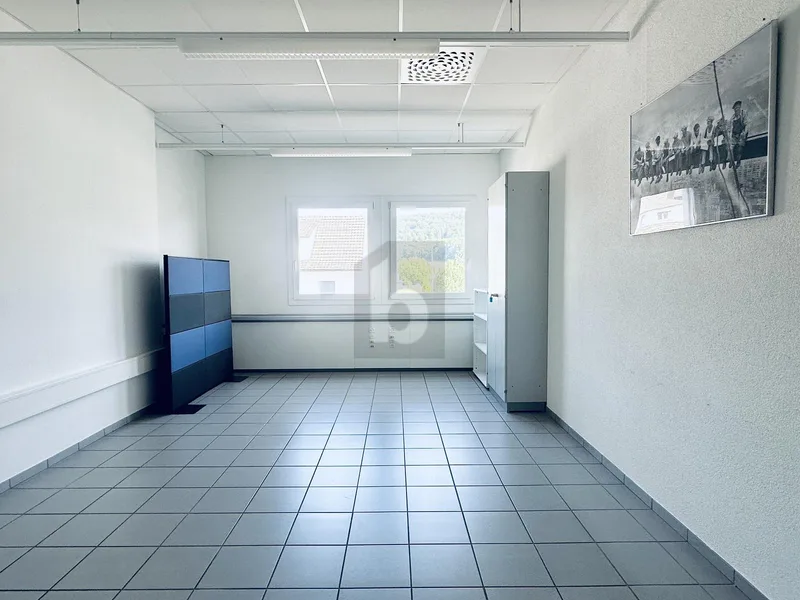 Gewerbe 1 Zimmer in Suhr — photo 4