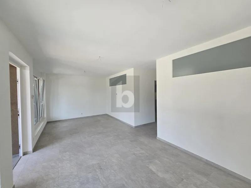 Gewerbe 3 Zimmer in Echandens