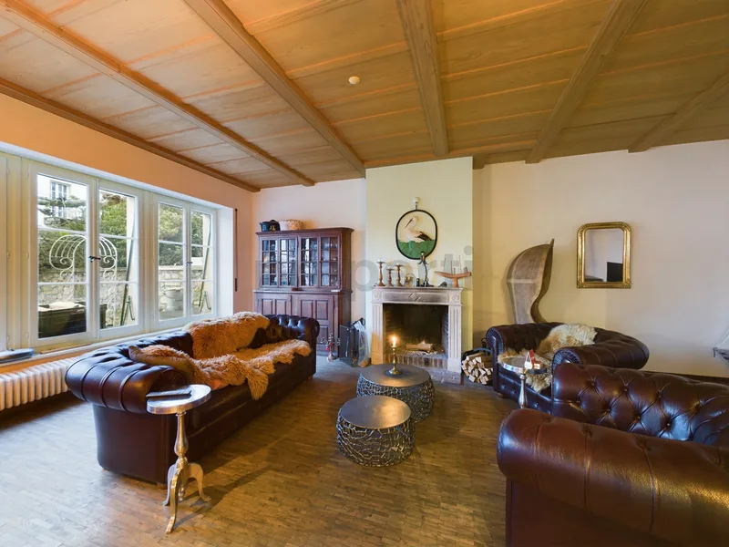 Maison / Villa 9 pièces à Vully-les-Lacs