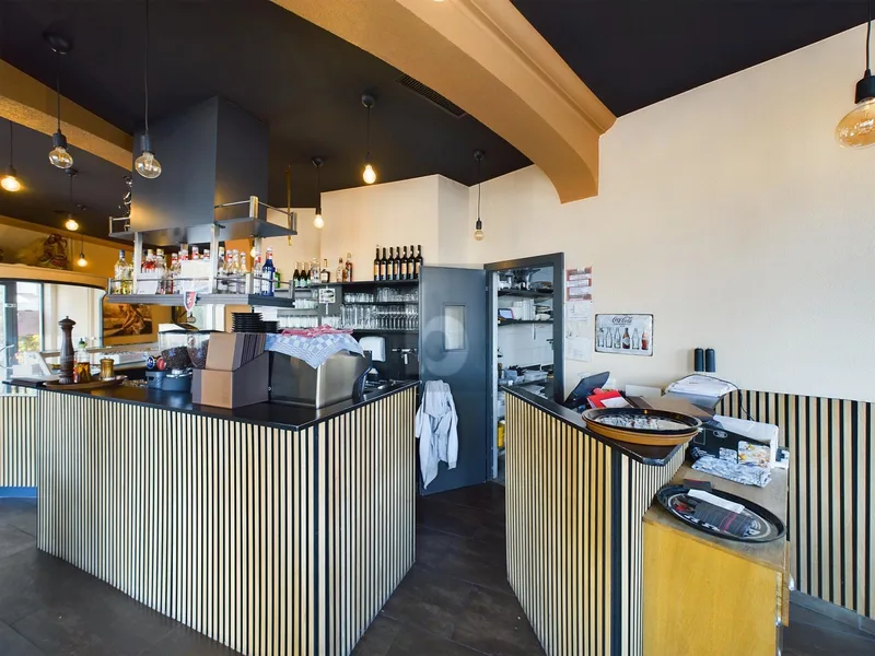 Commercial in St. Johann-Quartier — 3
