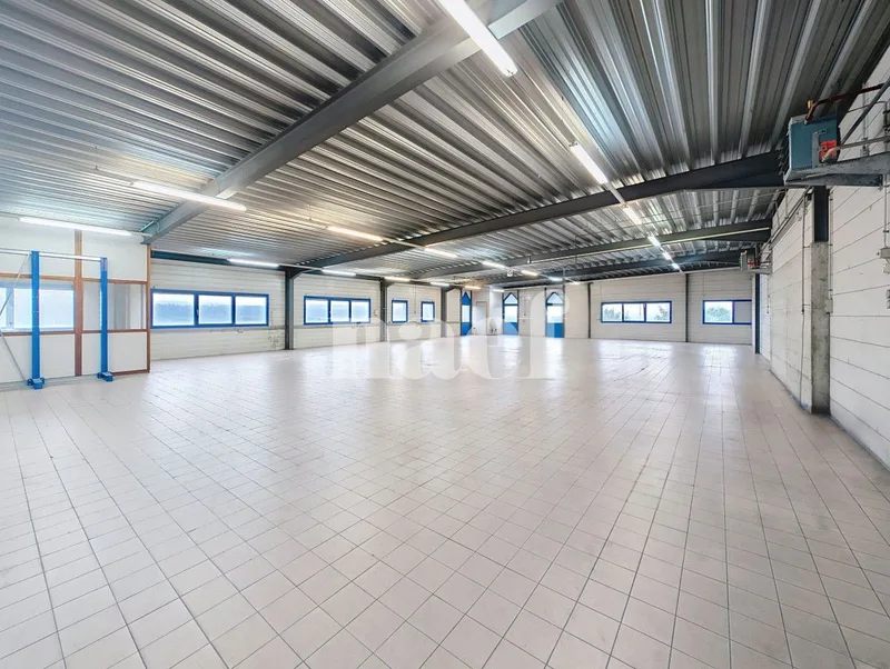 Commercial in Treycovagnes — 2