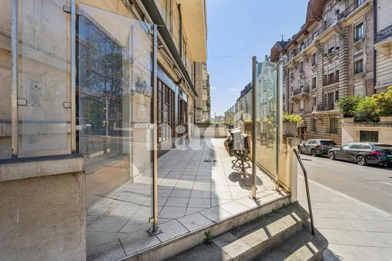 Gewerbe in Genève — photo 2