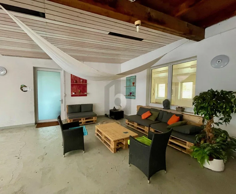 Commercial in Sion — 3