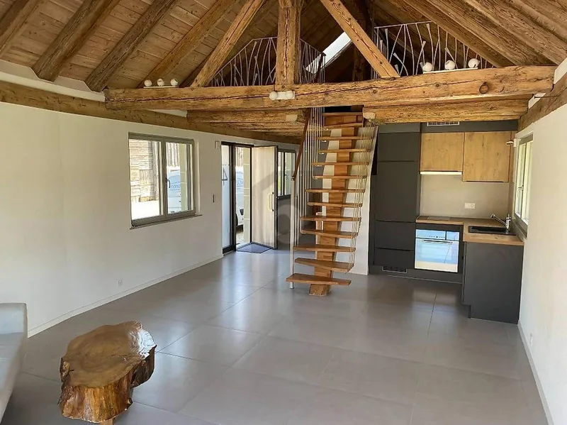 Commercial 2.5 rooms in Montilliez