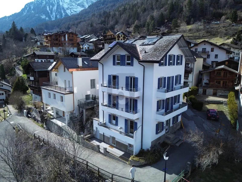 Immeuble 12.5 pièces à Salvan