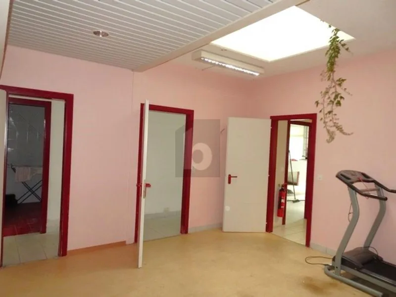 Gewerbe 3.5 Zimmer in Savigny — photo 4
