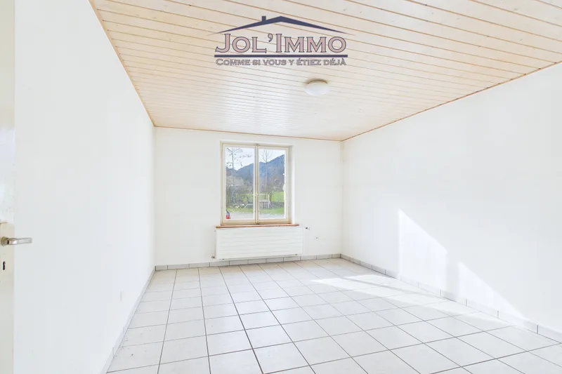 Building in Perrefitte — photo 12