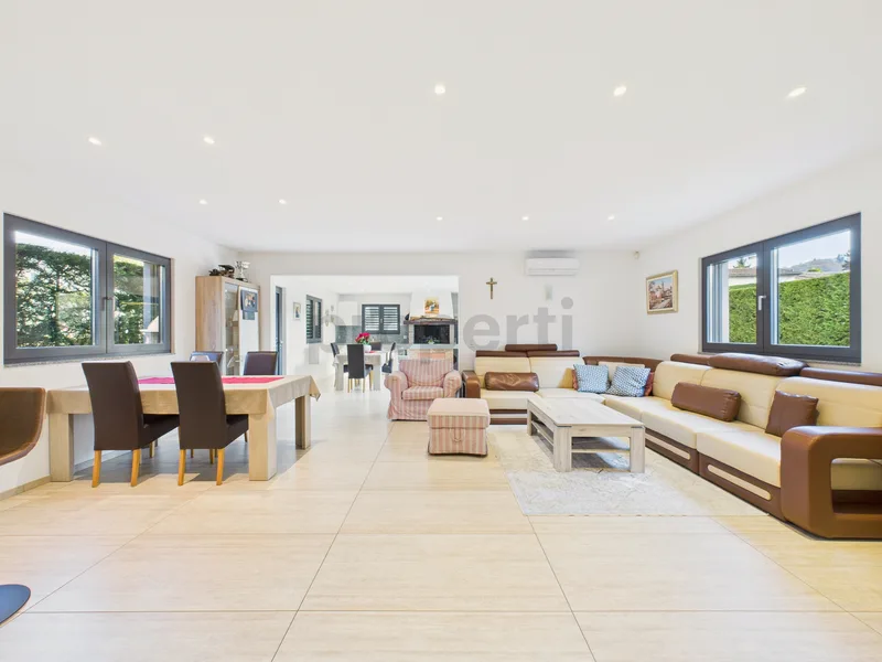 Maison / Villa 8 pièces à Cadempino — 2