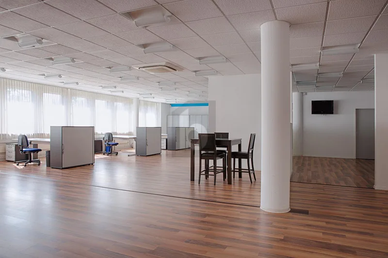 Commercial 2.5 rooms in Wallisellen — 2