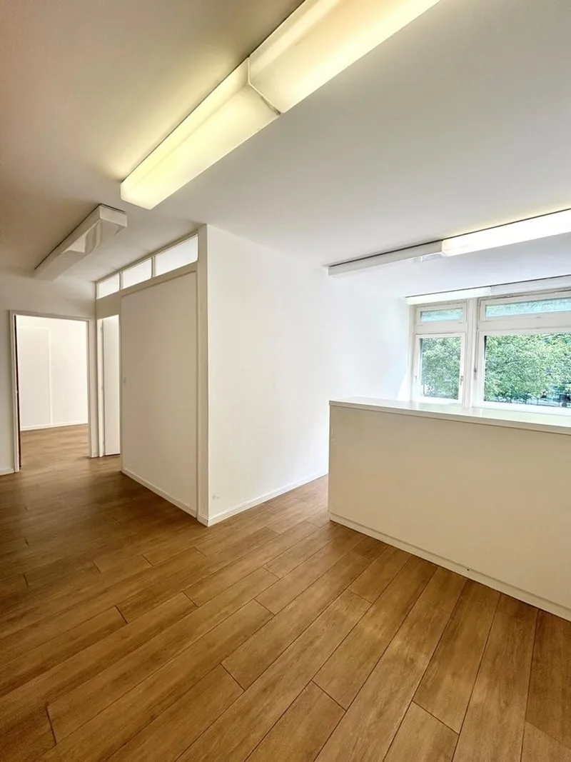 Commercial 4 rooms in Centre-ville — photo 2