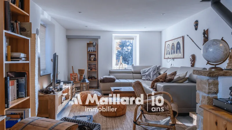 House / Villa 11 rooms in Lavigny — 15