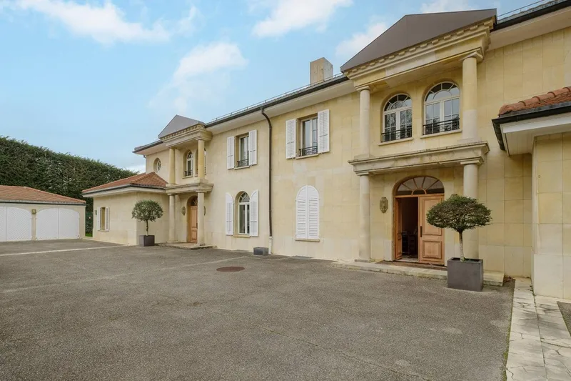 Maison / Villa 18 pièces à Cologny — 2