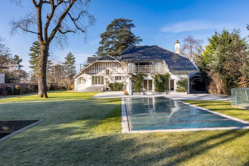 Maison / Villa 10 pièces à Collonge-Bellerive