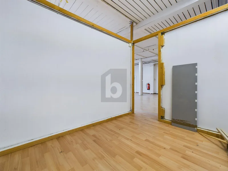 Gewerbe 2 Zimmer in Kirchberg — photo 4