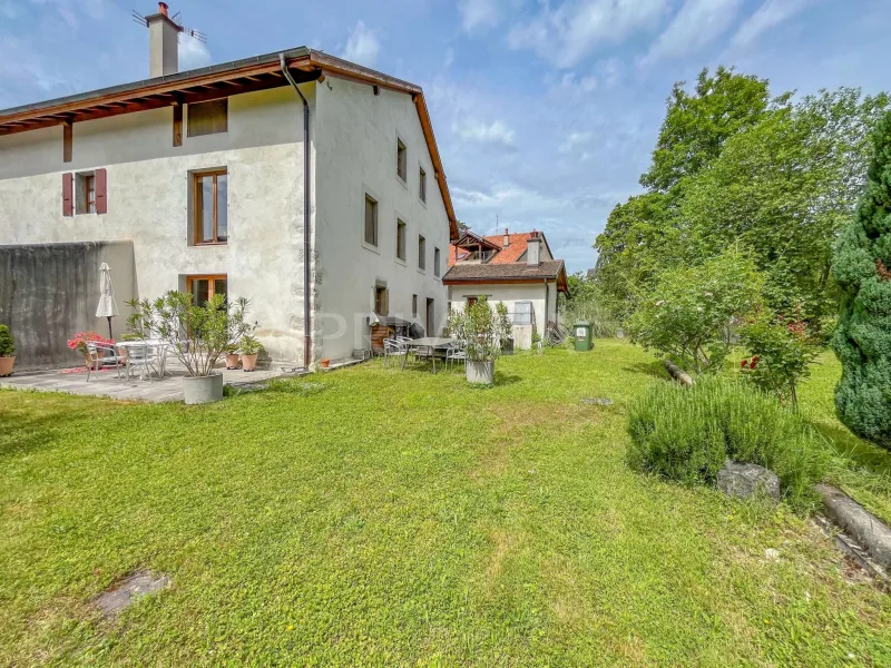 House / Villa 7 rooms in Troinex