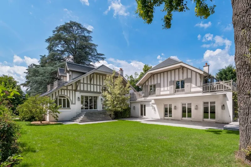Maison / Villa 15 pièces à Collonge-Bellerive — photo 2