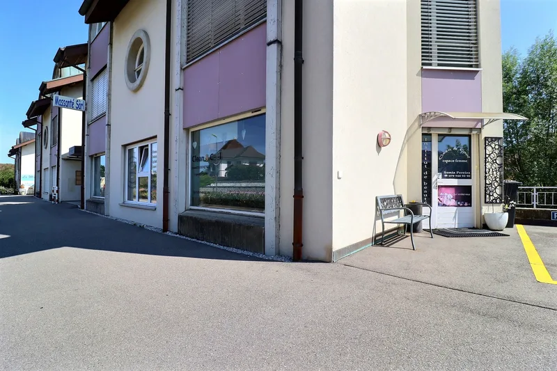 Commercial 3.5 rooms in Courtepin — photo 3