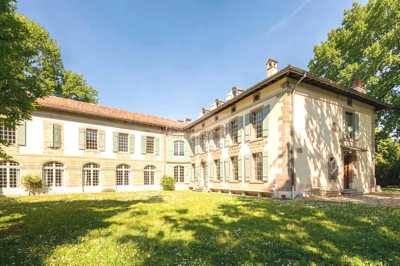 Haus / Villa 12 Zimmer in Cologny