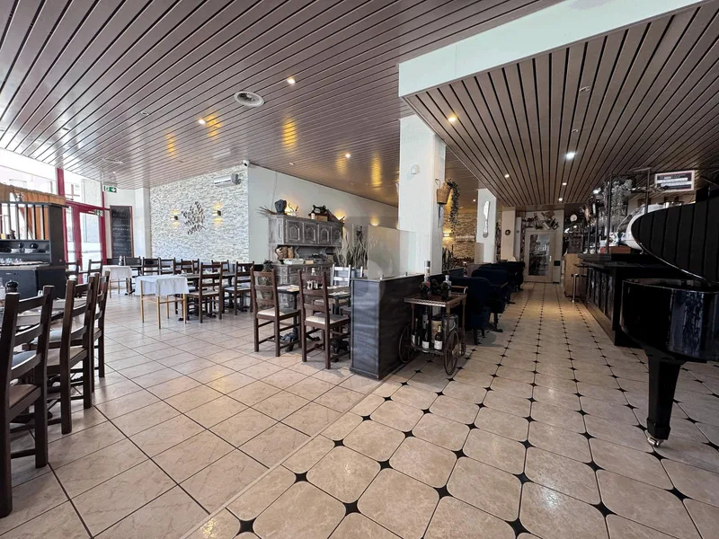 Commercial 3 rooms in Paudex — 2