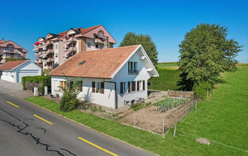 House / Villa 5.5 rooms in Chénens