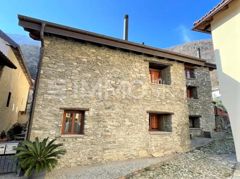 Maison / Villa 10 pièces à Vira — 4