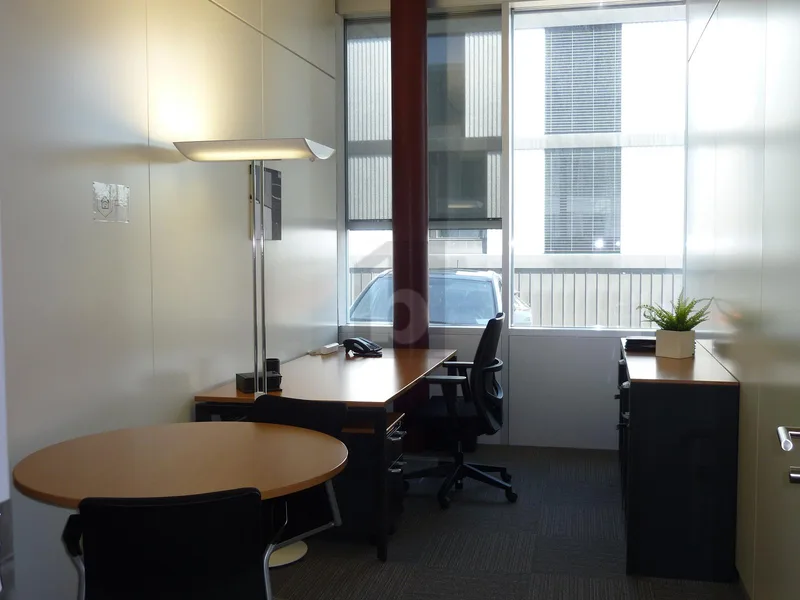 Gewerbe 1 Zimmer in Rolle — photo 3
