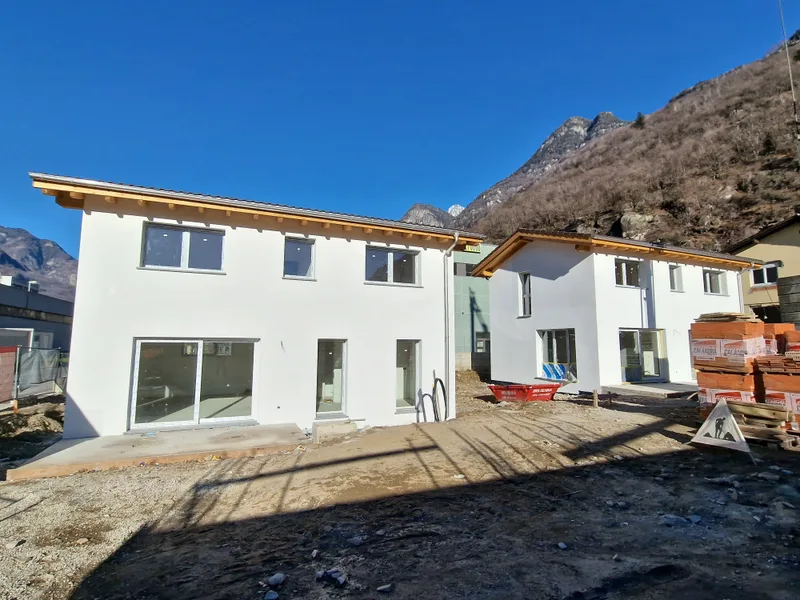 House / Villa 5 rooms in Cadenazzo — 2