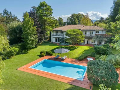 Maison / Villa 13 pièces à Collonge-Bellerive